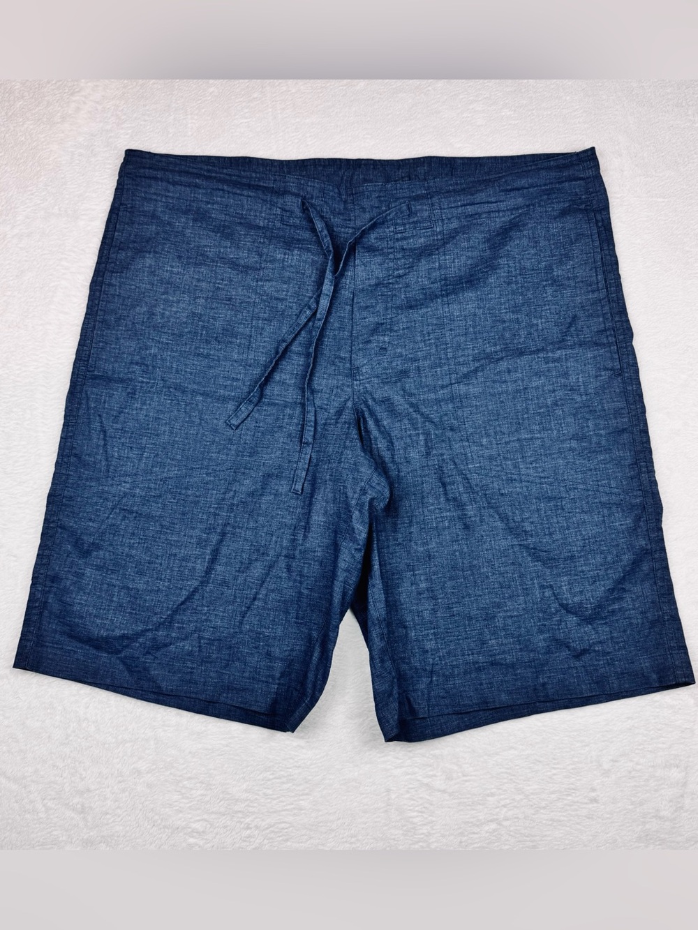 PrAna Shorts. Men’s size L. Drawstring waist. Side pockets. Excellent condition.